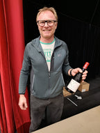 Le vigneron, cave Lionel Brénier, foulage du raisin au pied, à l'ancienne, vin conversion bio, naturel, syrah, passion, vin, Isère, Côtes-du-Rhône, prestige, coteaux, Yo'nie