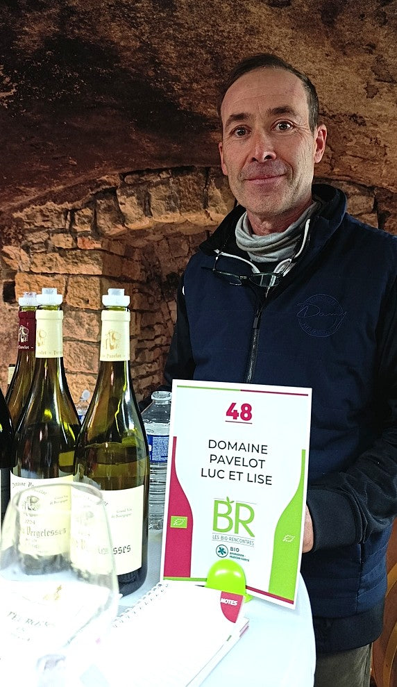 Pernand-Vergelesse, 1er Cru, Les vergelesses, Domaine Pavelot, bourgogne, Bio, pinot noir, naturedevin.com, vin, rouge, grand vin, sans pesticides de synthèse, vins bio, vin bio, bourgogne bio, Corton, Charlemagne, terroir, climat, prestige, paniers, osier, luc pavelot, lise pavelot,